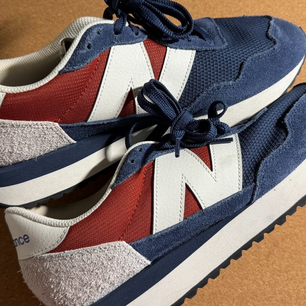 New Balance 237 M9.5 / W11